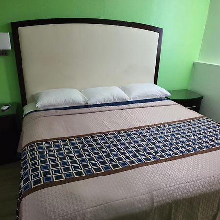 Value Inn & Suites Salina Zewnętrze zdjęcie
