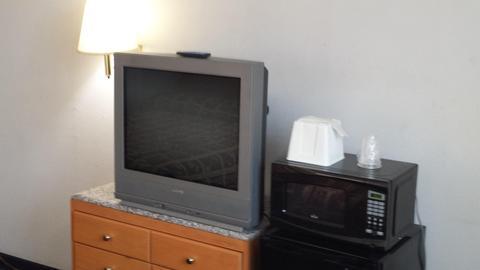 Value Inn & Suites Salina Zewnętrze zdjęcie