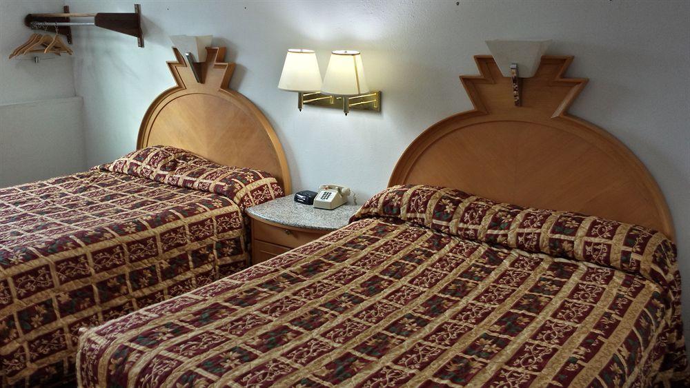 Value Inn & Suites Salina Zewnętrze zdjęcie